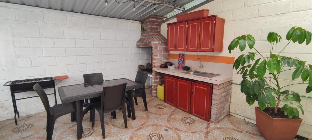 Elegante Apartamento Con Vistas Al Volcan Tungurahua Баньос Экстерьер фото